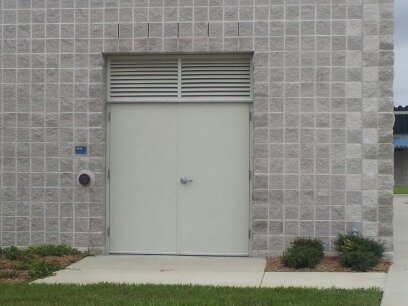 Double doors with louver